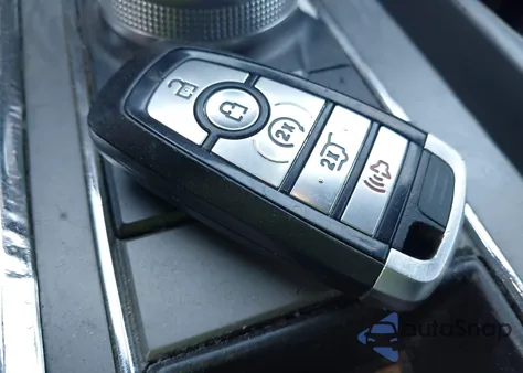 2019 Ford Expedition Max Xlt из США, поврежденный, VIN 1FMJK1HT2KEA13370